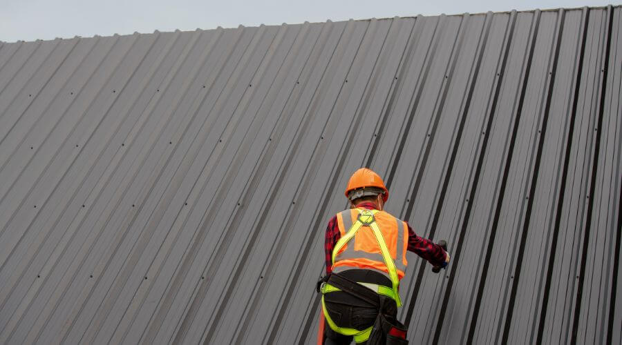 Professional gutter cleaning in Ecorse, MI